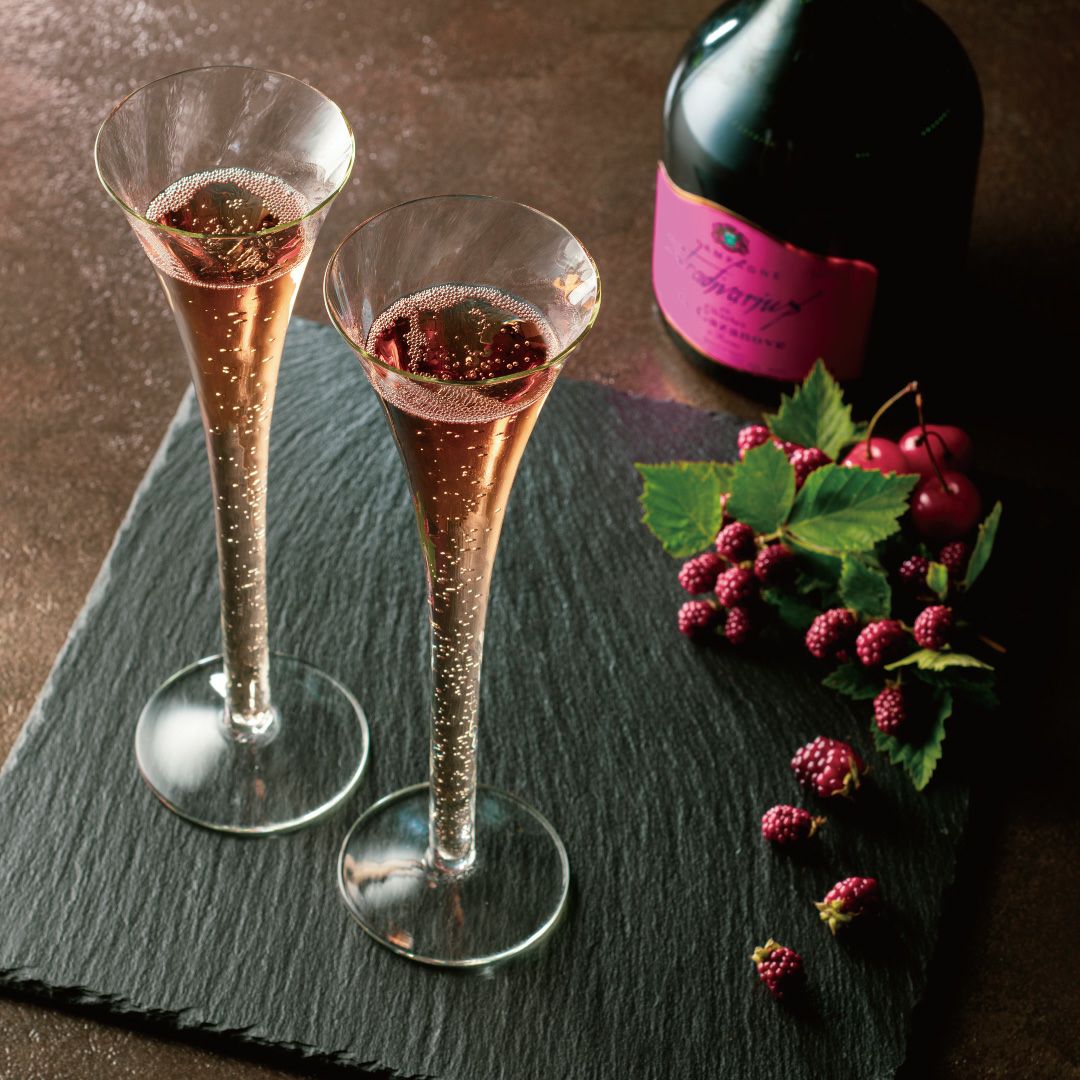 ストラディバリウス・ブリュット・ロゼ」シャルル・ド・カザノーヴ